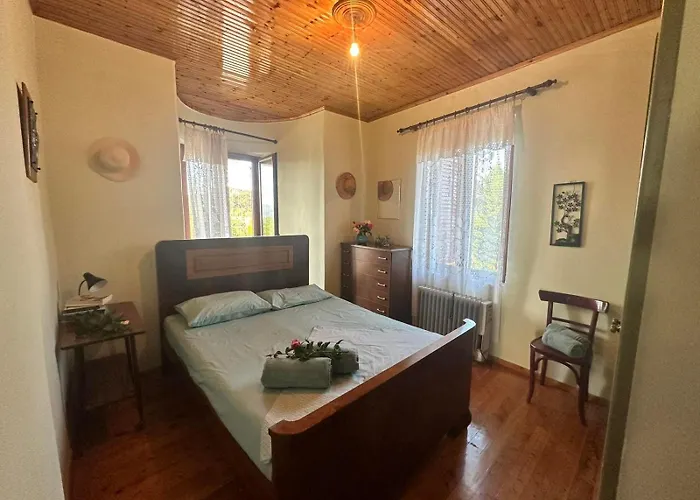 Nestoras Castle * Zaháro